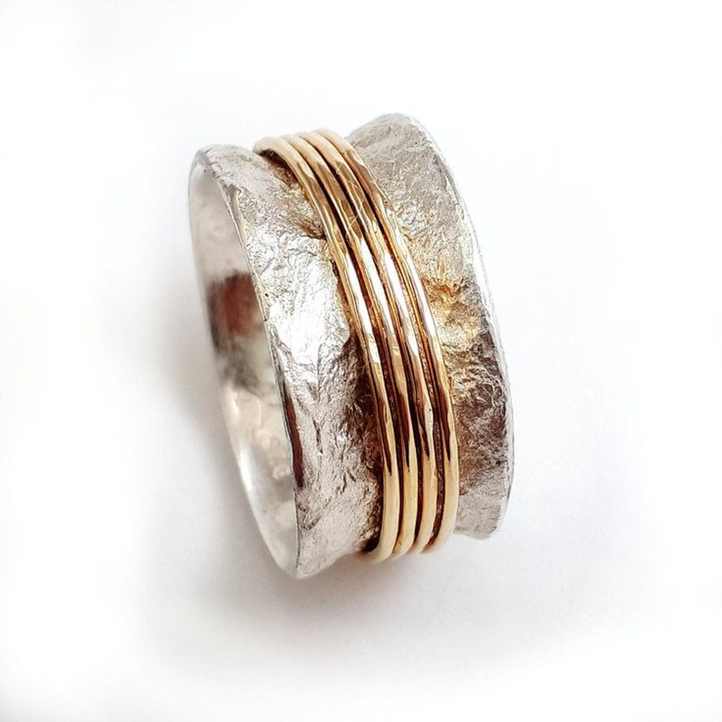 Retro Ring "Golden Thread" in White Gold