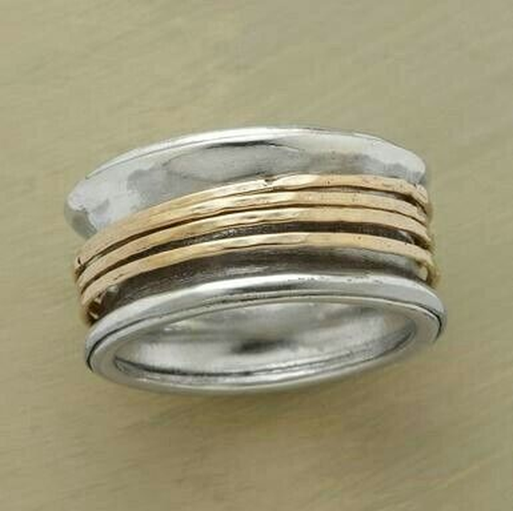 Retro Ring "Golden Thread" in White Gold