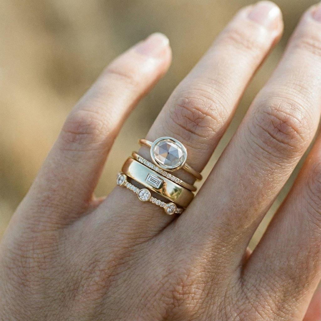 Retro Ring Set in Gold with Diamonds