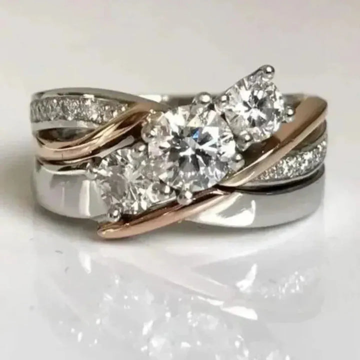 Retro ring in gold and white gold with diamonds