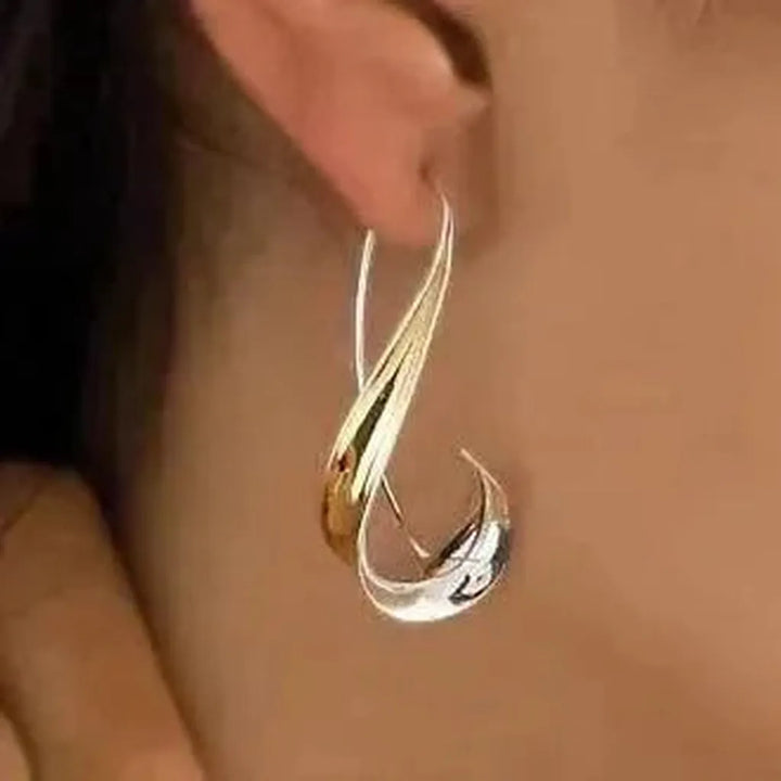 Retro Gold Hanging Earrings