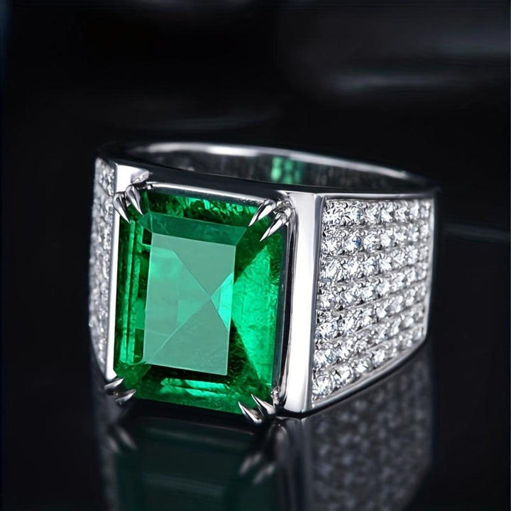 Ring Elsa with Emerald and Diamonds