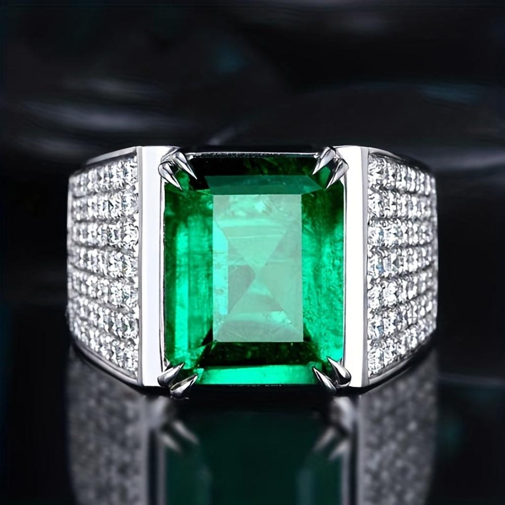 Ring Elsa with Emerald and Diamonds