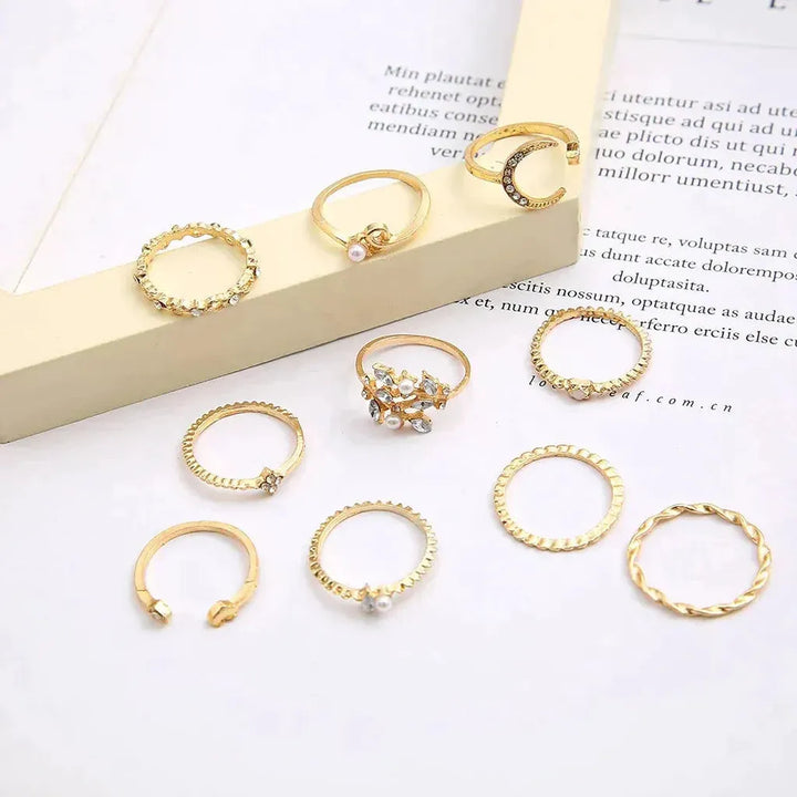 Ring Set: 10 Rings in White Gold and Gold