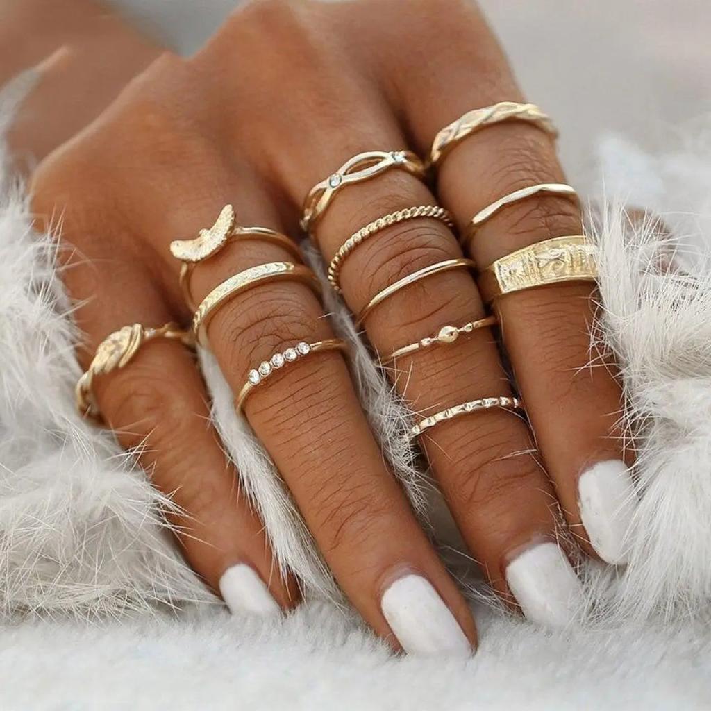 Ring Set with 8 to 12 Rings