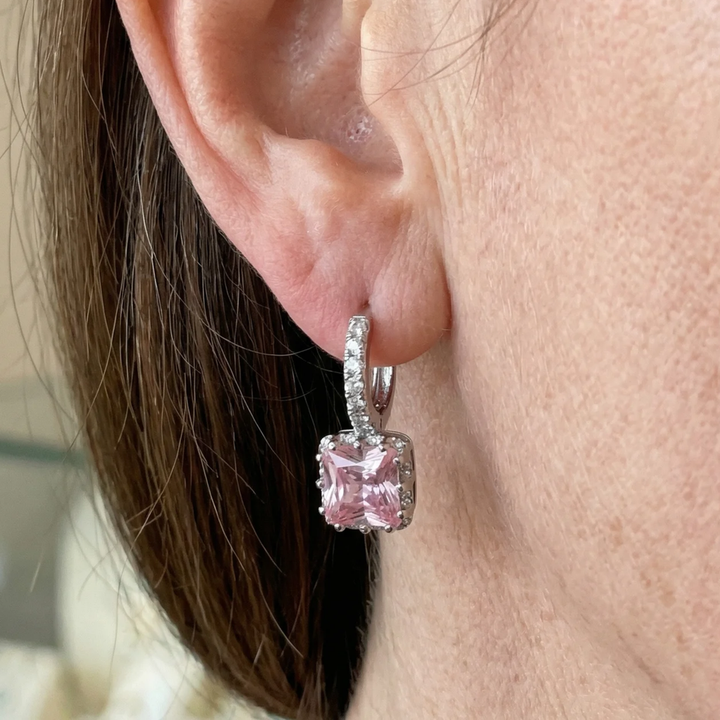 Rose Strahlen Huggie Earrings | White Gold