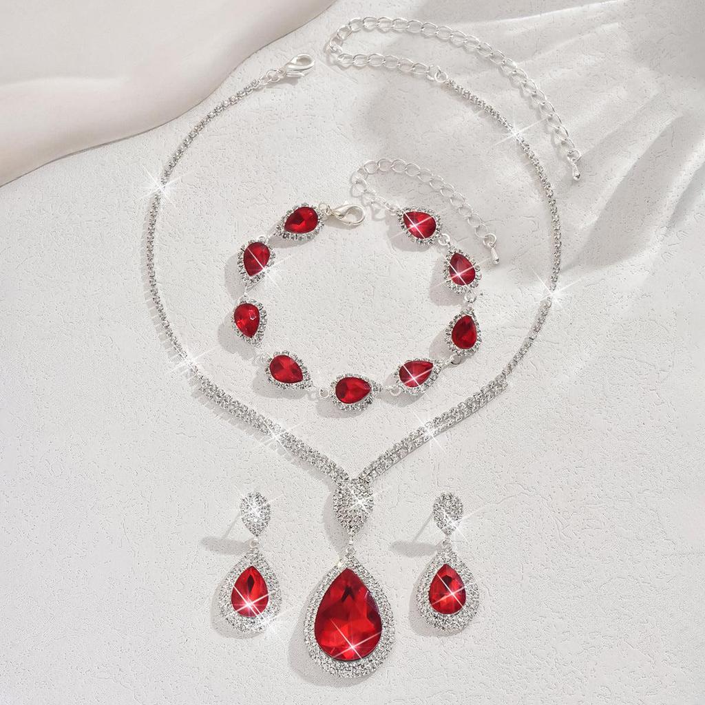 Thalira Jewellery Set in White Gold