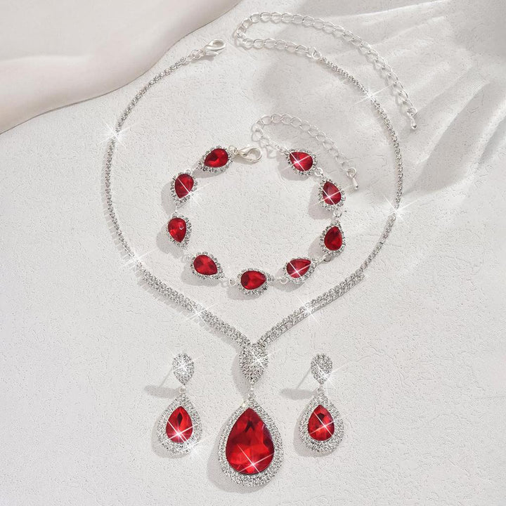 Thalira Jewellery Set in White Gold