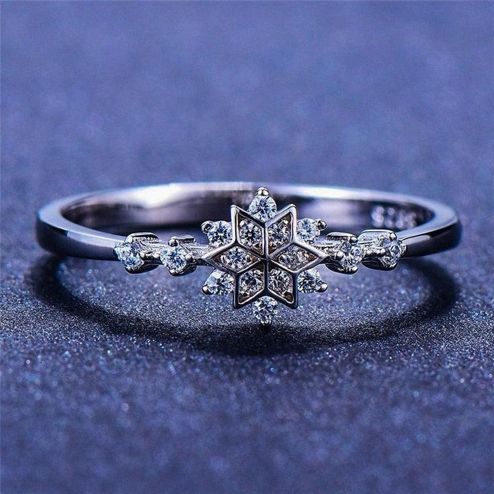 Snowflake Ring in White Gold