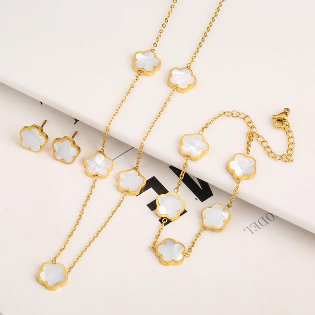 Tree-shaped jewellery set