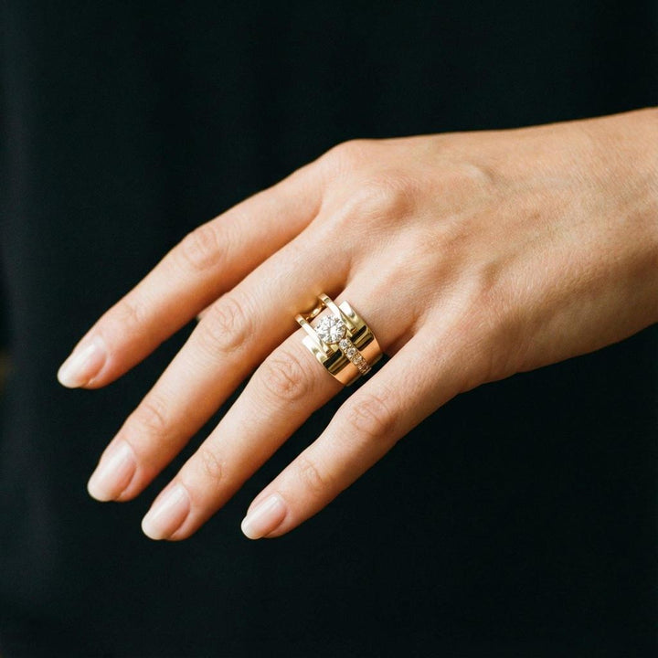 Irregular Retro Gold Ring with Diamonds