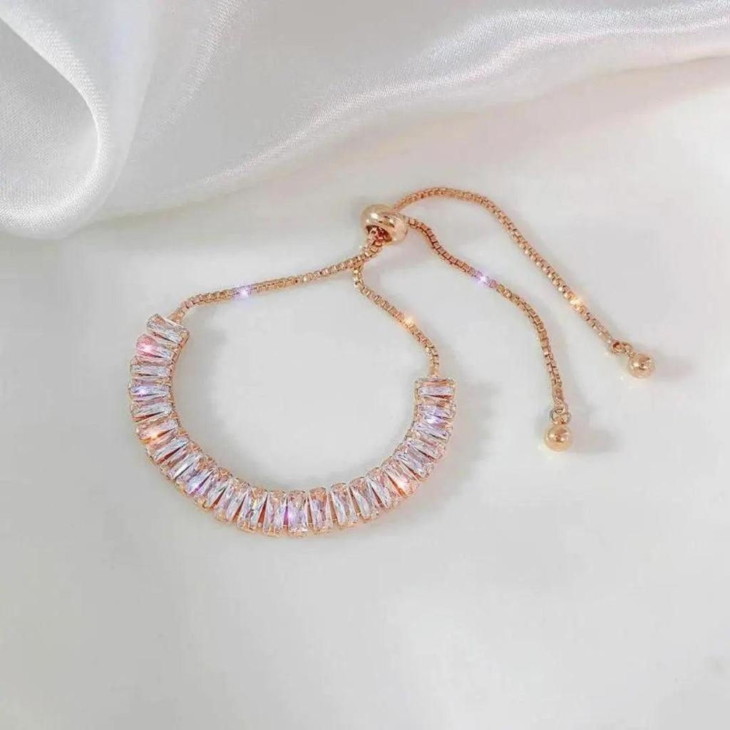 Adjustable Bracelet with Diamonds in Gold and White Gold