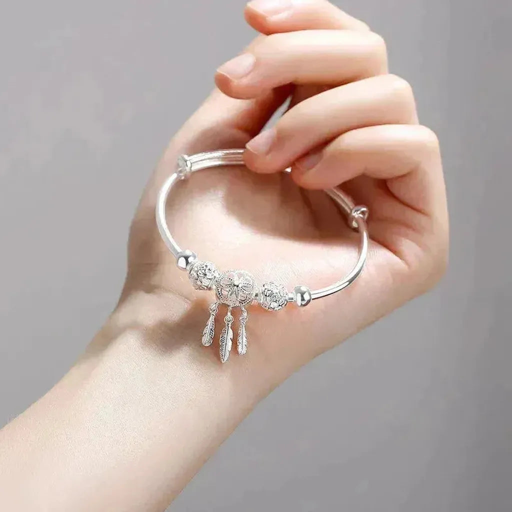Adjustable Bracelet with Tri-Leaf Medal in White Gold