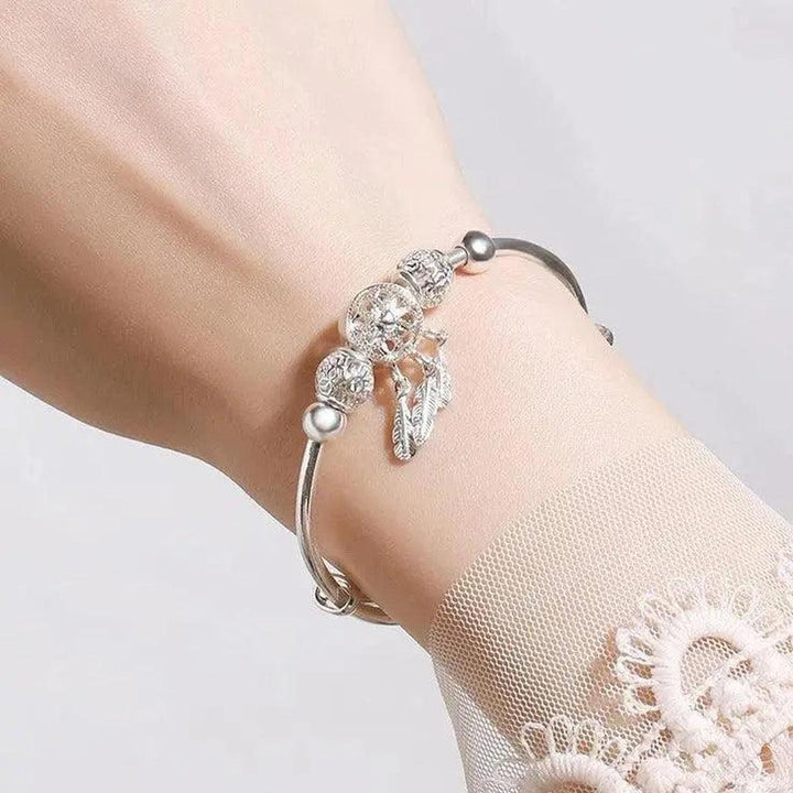 Adjustable Bracelet with Tri-Leaf Medal in White Gold