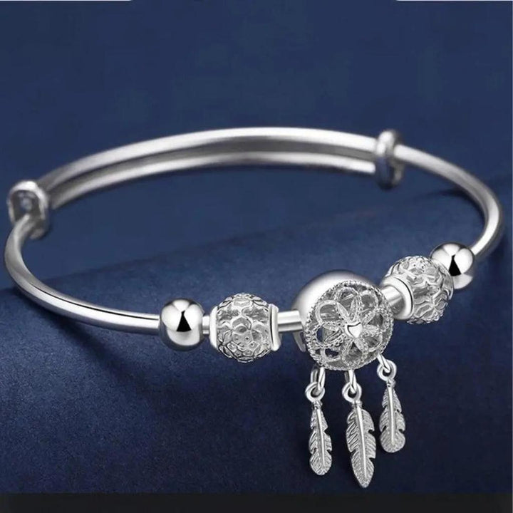 Adjustable Bracelet with Tri-Leaf Medal in White Gold