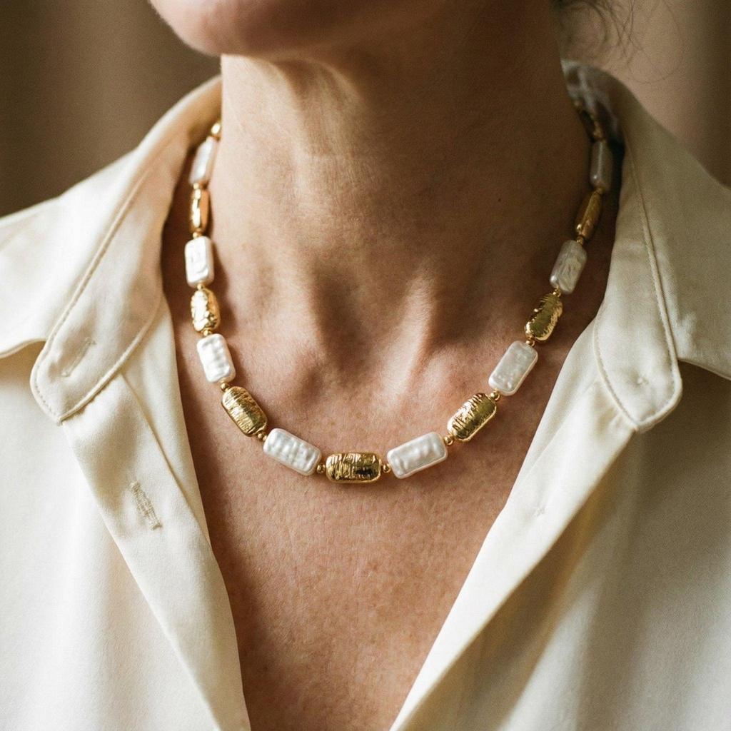 Vintage Necklace with Rectangular Gold and White Pearls