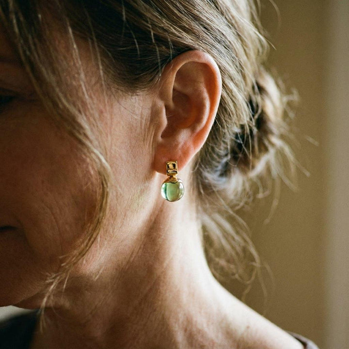 Vintage Earrings with Green Crystal in Gold