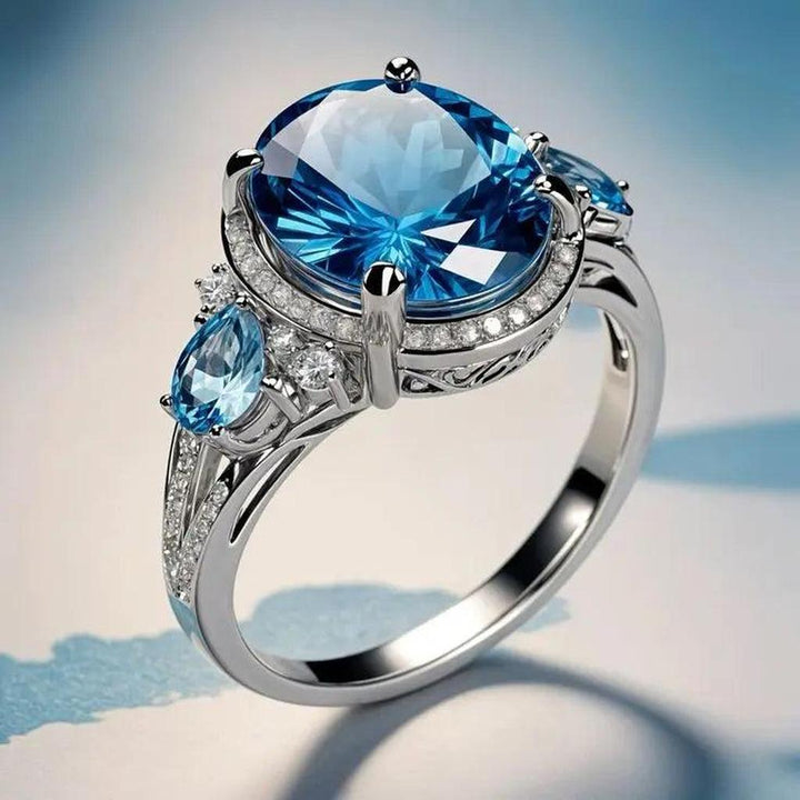 Vintage Ring in White Gold with Blue Crystal