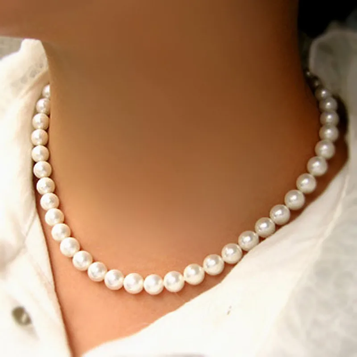 Timeless Retro Necklace in Marble Effect