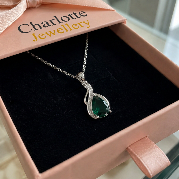 Leonias Necklace with Emerald Stone